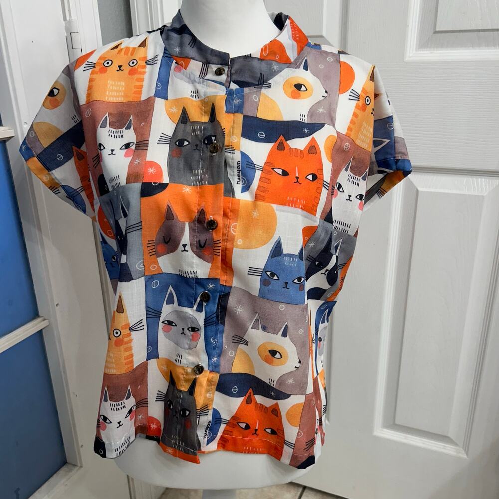 Quirky fashion artsy graphic June JUNE Cat Illustration Button-Up Top – Size M/L